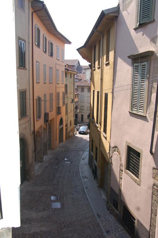 La Rosa Scarlatta Daire Bergamo Oda fotoğraf